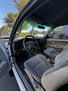 2004 Toyota Tacoma PreRunner V6 4dr Double Cab PreRunner V6   - Photo 5 - Anaheim, CA 92805