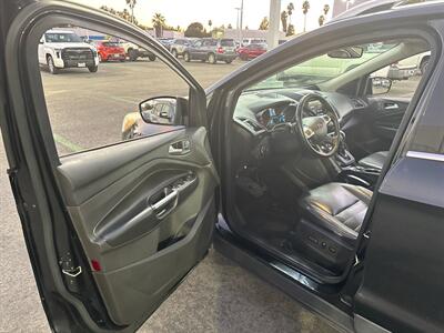 2015 Ford Escape Titanium   - Photo 9 - Riverside, CA 92505