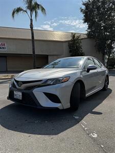 2019 Toyota Camry SE   - Photo 2 - Riverside, CA 92505
