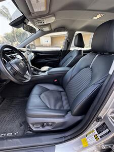 2019 Toyota Camry SE   - Photo 6 - Riverside, CA 92505