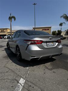 2019 Toyota Camry SE   - Photo 4 - Riverside, CA 92505