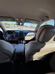 2012 Kia Sorento LX   - Photo 8 - Riverside, CA 92505