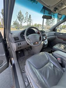 2004 Toyota Sienna XLE 7 Passenger - Photo 6 - Riverside, CA 92505