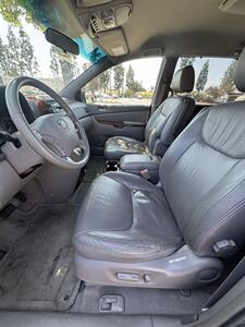 2004 Toyota Sienna XLE 7 Passenger - Photo 7 - Riverside, CA 92505