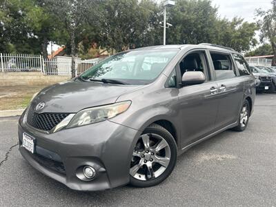 2013 Toyota Sienna SE 8-Passenger   - Photo 2 - Riverside, CA 92505