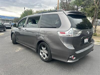 2013 Toyota Sienna SE 8-Passenger   - Photo 7 - Riverside, CA 92505