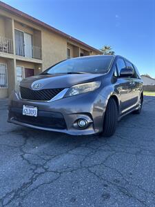 2013 Toyota Sienna SE 8-Passenger - Photo 2 - Riverside, CA 92505