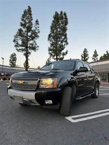 2013 Chevrolet Avalanche LT Black Diamond   - Photo 2 - Riverside, CA 92505