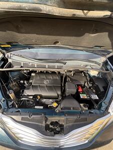 2011 Toyota Sienna Limited 7-Passenger   - Photo 20 - Riverside, CA 92505