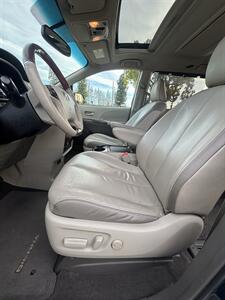 2011 Toyota Sienna Limited 7-Passenger   - Photo 7 - Riverside, CA 92505