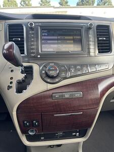 2011 Toyota Sienna Limited 7-Passenger   - Photo 14 - Riverside, CA 92505