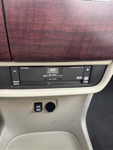 2011 Toyota Sienna Limited 7-Passenger   - Photo 18 - Riverside, CA 92505