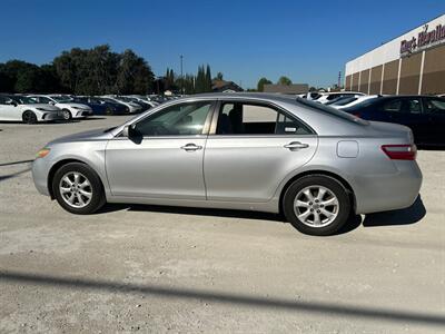 2009 Toyota Camry LE   - Photo 8 - Riverside, CA 92505