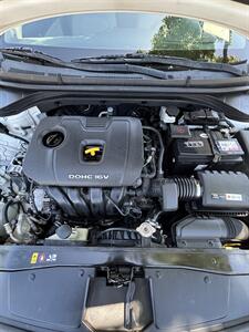 2017 Hyundai ELANTRA SE - Photo 16 - Riverside, CA 92505