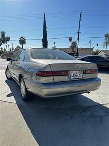 1998 Toyota Camry LE   - Photo 4 - Riverside, CA 92505