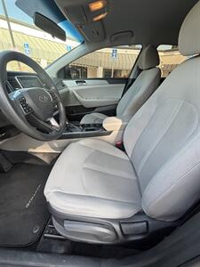 2018 Hyundai SONATA SE   - Photo 6 - Riverside, CA 92505