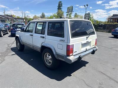 1990 Jeep Cherokee Laredo   - Photo 7 - Riverside, CA 92505
