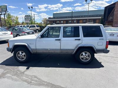1990 Jeep Cherokee Laredo   - Photo 8 - Riverside, CA 92505