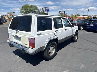 1990 Jeep Cherokee Laredo   - Photo 5 - Riverside, CA 92505
