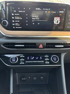 2020 Hyundai SONATA Limited   - Photo 19 - Riverside, CA 92505