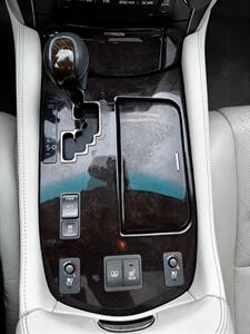2007 Lexus LS 460   - Photo 11 - Riverside, CA 92505