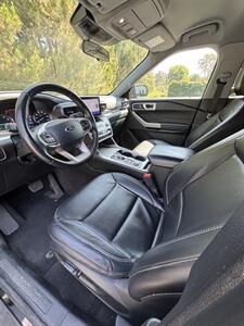 2023 Ford Explorer XLT   - Photo 5 - Riverside, CA 92505