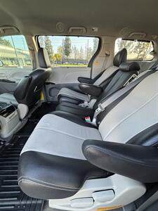 2011 Toyota Sienna LE 8-Passenger   - Photo 8 - Riverside, CA 92505