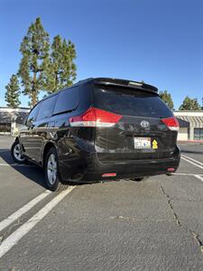2011 Toyota Sienna LE 8-Passenger   - Photo 3 - Riverside, CA 92505