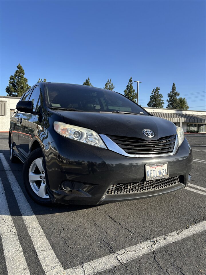 2011 Toyota Sienna LE