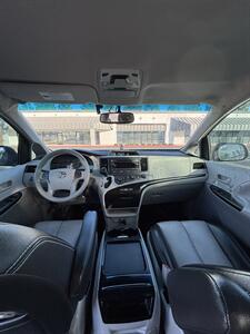 2011 Toyota Sienna LE 8-Passenger   - Photo 10 - Riverside, CA 92505