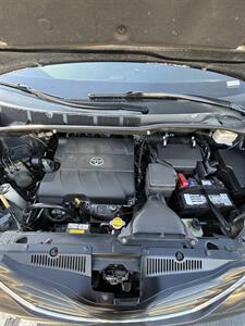 2011 Toyota Sienna LE 8-Passenger   - Photo 17 - Riverside, CA 92505