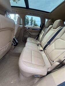 2014 Porsche Cayenne S Hybrid - Photo 9 - Riverside, CA 92505