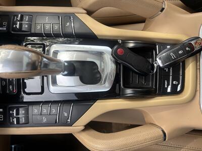 2014 Porsche Cayenne S Hybrid - Photo 13 - Riverside, CA 92505