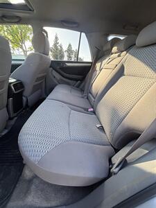 2006 Toyota 4Runner SR5 4x4 - Photo 11 - Riverside, CA 92505