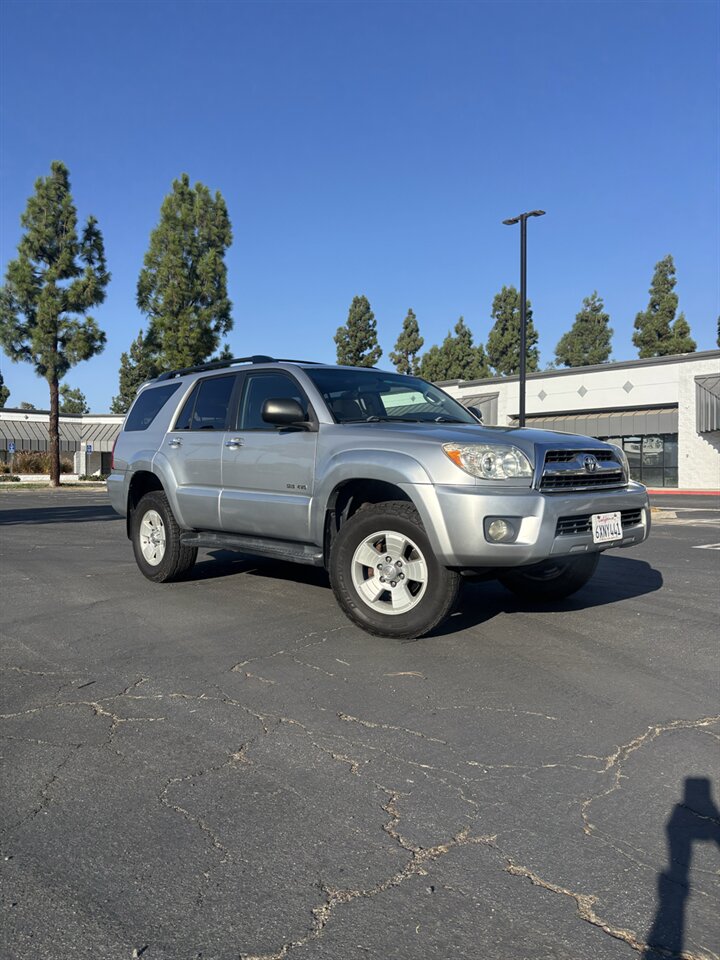 2006 Toyota 4Runner SR5 4x4   - Photo 1 - Riverside, CA 92505