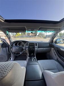 2006 Toyota 4Runner SR5 4x4 - Photo 9 - Riverside, CA 92505
