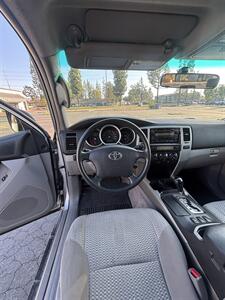 2006 Toyota 4Runner SR5 4x4 - Photo 10 - Riverside, CA 92505