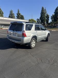 2006 Toyota 4Runner SR5 4x4 - Photo 4 - Riverside, CA 92505