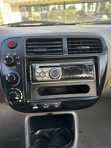 2000 Honda Civic LX   - Photo 9 - Riverside, CA 92505