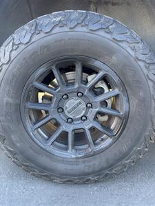 2015 Chevrolet Suburban LT 4x4 - Photo 18 - Riverside, CA 92505