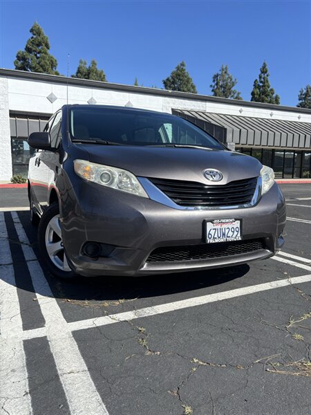2012 Toyota Sienna LE 8-Passenger  