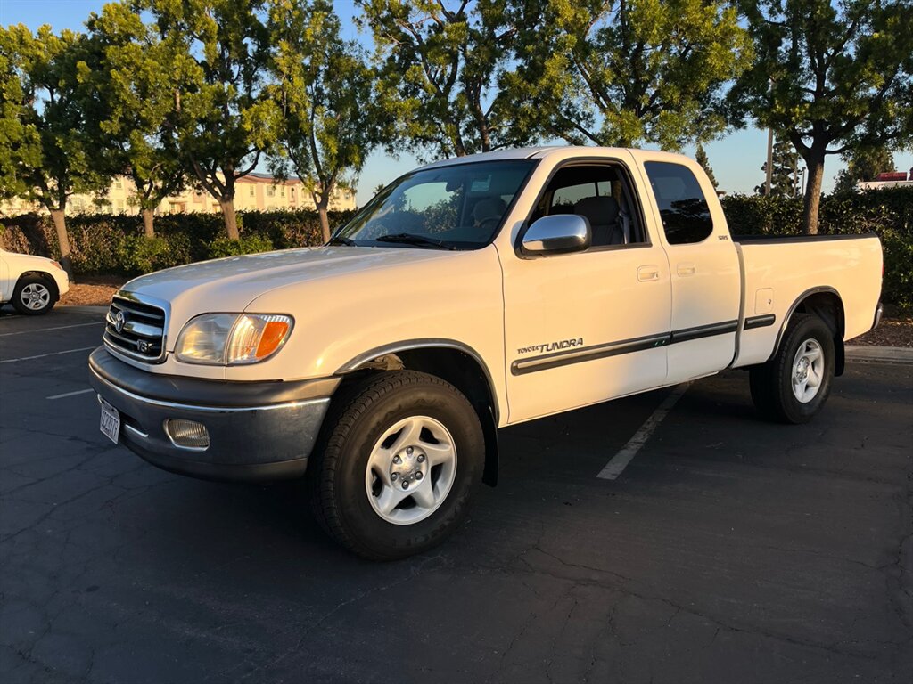 2000 Toyota Tundra SR5   - Photo 1 - Riverside, CA 92505