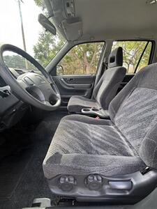 2001 Honda CR-V LX - Photo 6 - Riverside, CA 92505