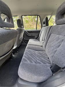 2001 Honda CR-V LX - Photo 7 - Riverside, CA 92505