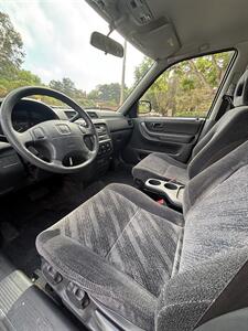 2001 Honda CR-V LX - Photo 5 - Riverside, CA 92505