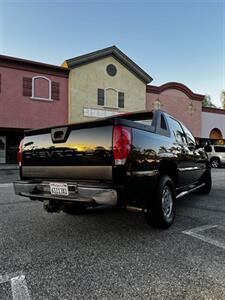 2003 Chevrolet Avalanche 1500   - Photo 3 - Riverside, CA 92505