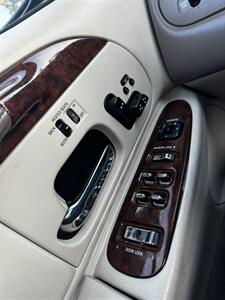 2001 Lincoln Town Car Cartier   - Photo 27 - Riverside, CA 92505