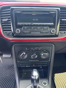 2013 Volkswagen Beetle-Classic 2.5L PZEV   - Photo 10 - Riverside, CA 92505