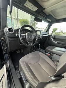 2015 Jeep Wrangler Unlimited Rubicon 4x4   - Photo 7 - Riverside, CA 92505
