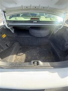 2005 Ford Crown Victoria LX   - Photo 5 - Riverside, CA 92505